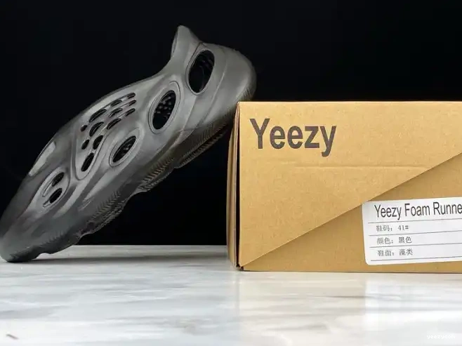 Foam Slide Runner Yeezy 0701